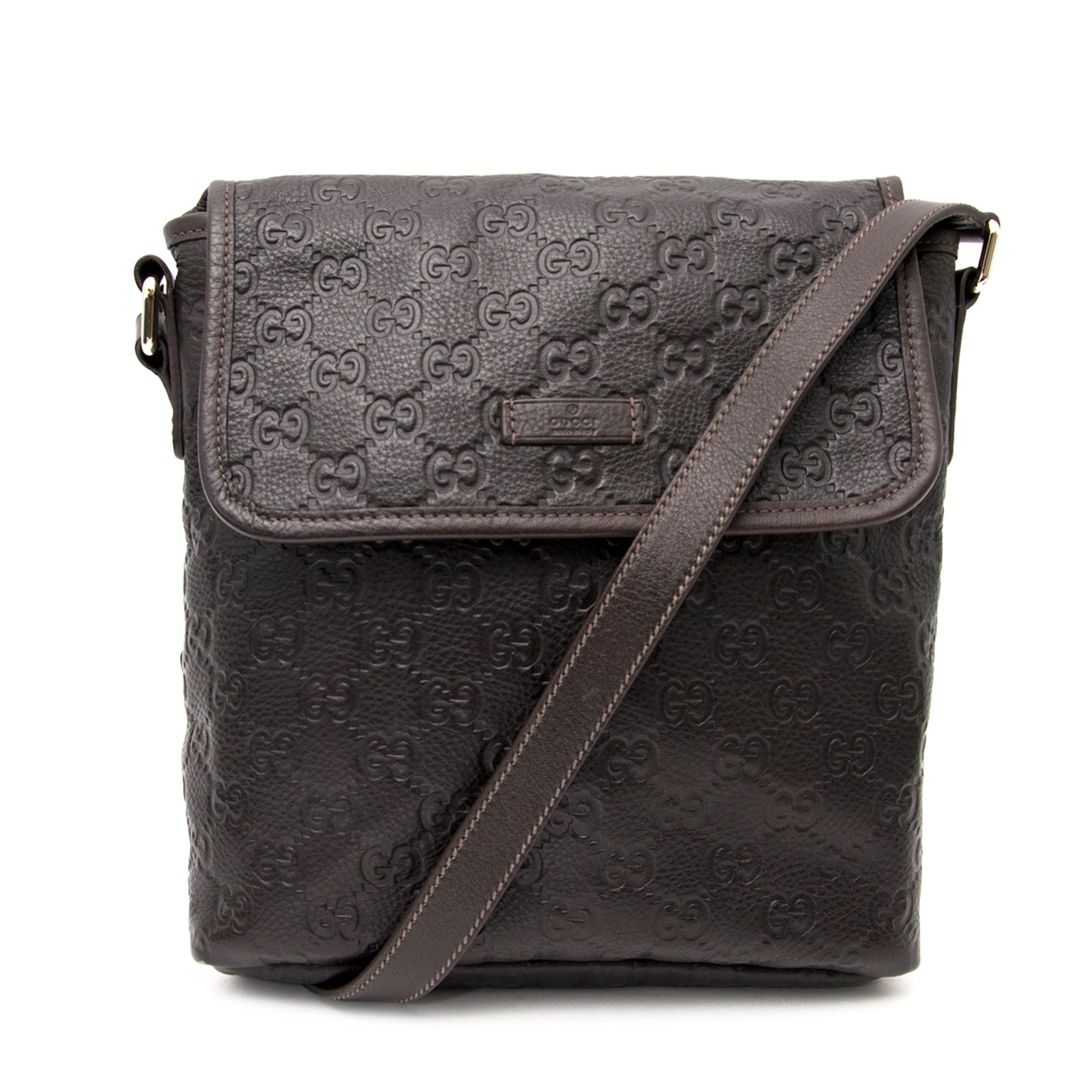 Koop uw authentieke Gucci Dark Brown Monogram Embossed Shoulder Bag bij Labellov