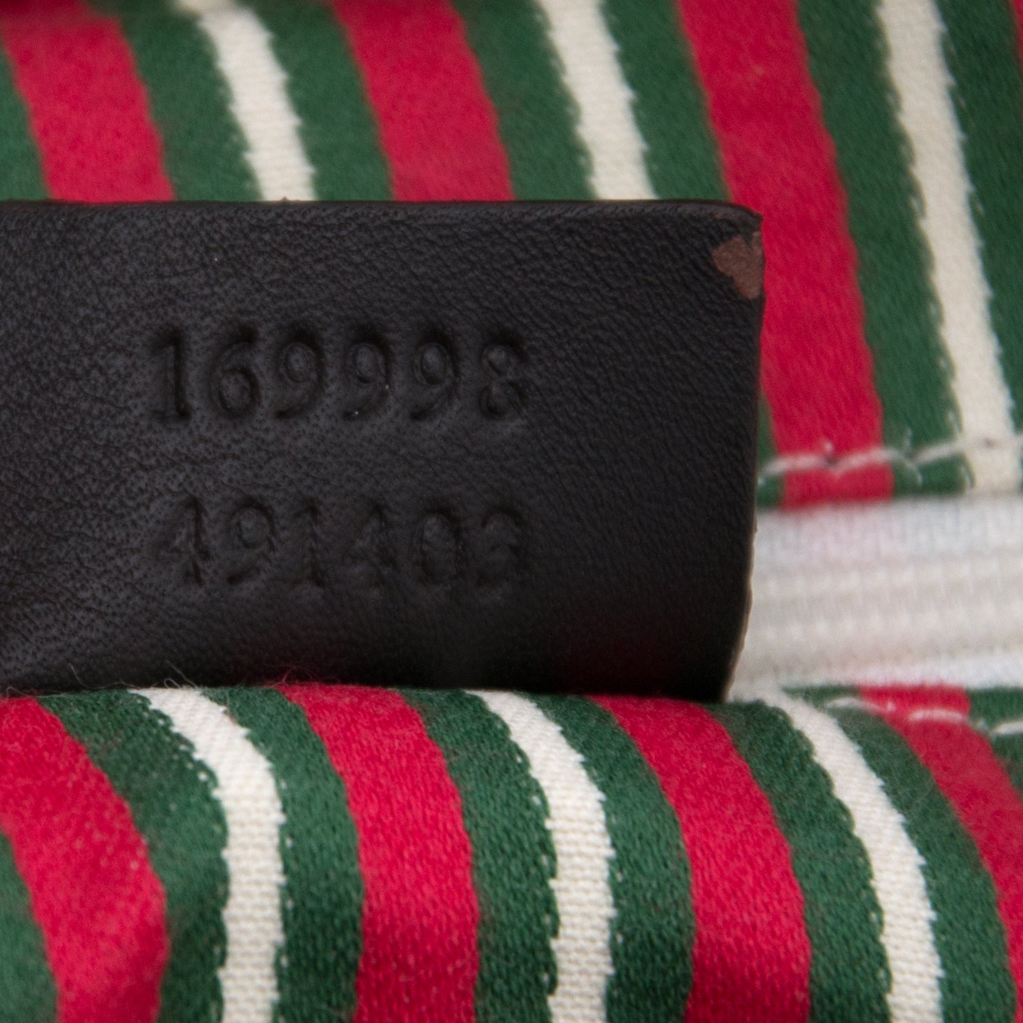 Buy without any risks a Gucci monogram cross body at the best price.