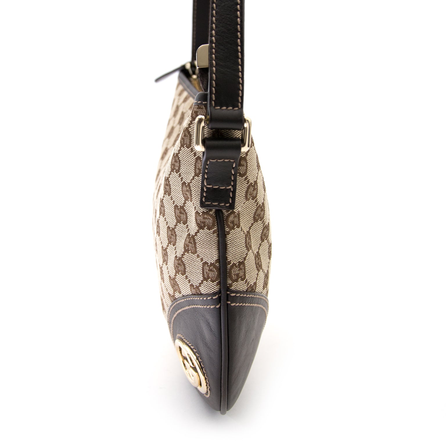 Gucci monogram bag now available on www.labellov.com at the best price.