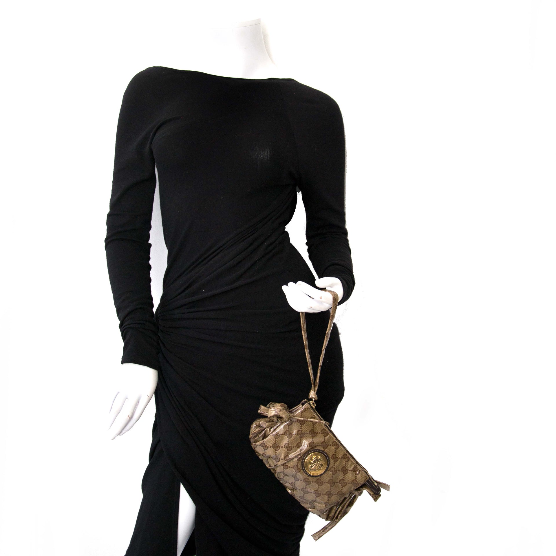 achetez maintenant en ligne votre secondmain Gucci Crystal Hysteria Clutch chez labellov.com