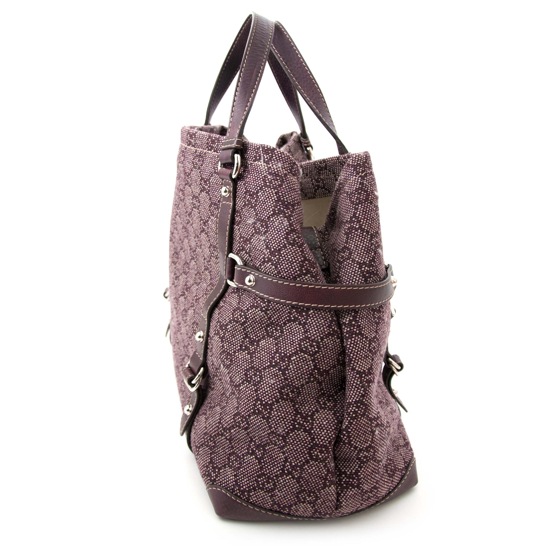 Koop en verkoop uw authentieke Gucci Monogram Tweed Monogram Plum Shopper aan de beste prijs bij Labellov