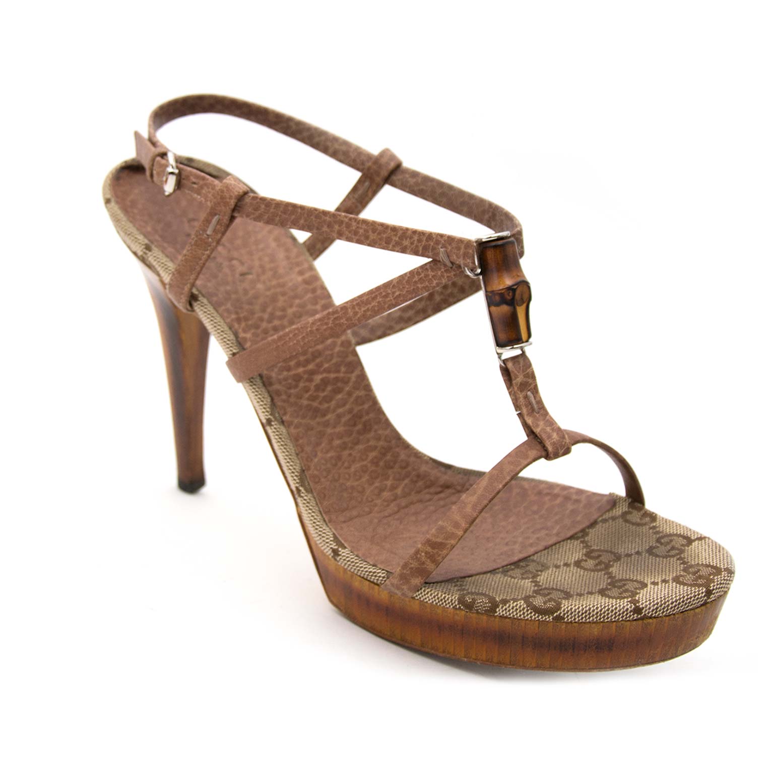 koop veilig online aan de beste prijs Gucci Heel Sandal with Bamboo and Monogram Detail - Euhttp://www.labellov.com/index.php/admin/catalog_product/edit/id/8012/key/508b3f0e60874eb83673b8b0d4b87754/# 38