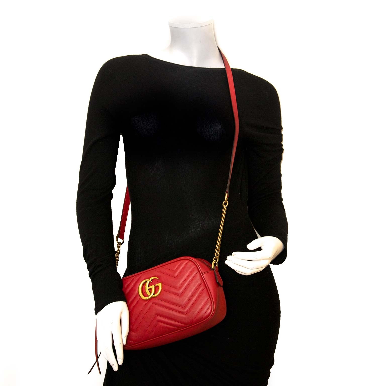 Buy authentic Gucci Marmont bag at Labellov vintage webshop