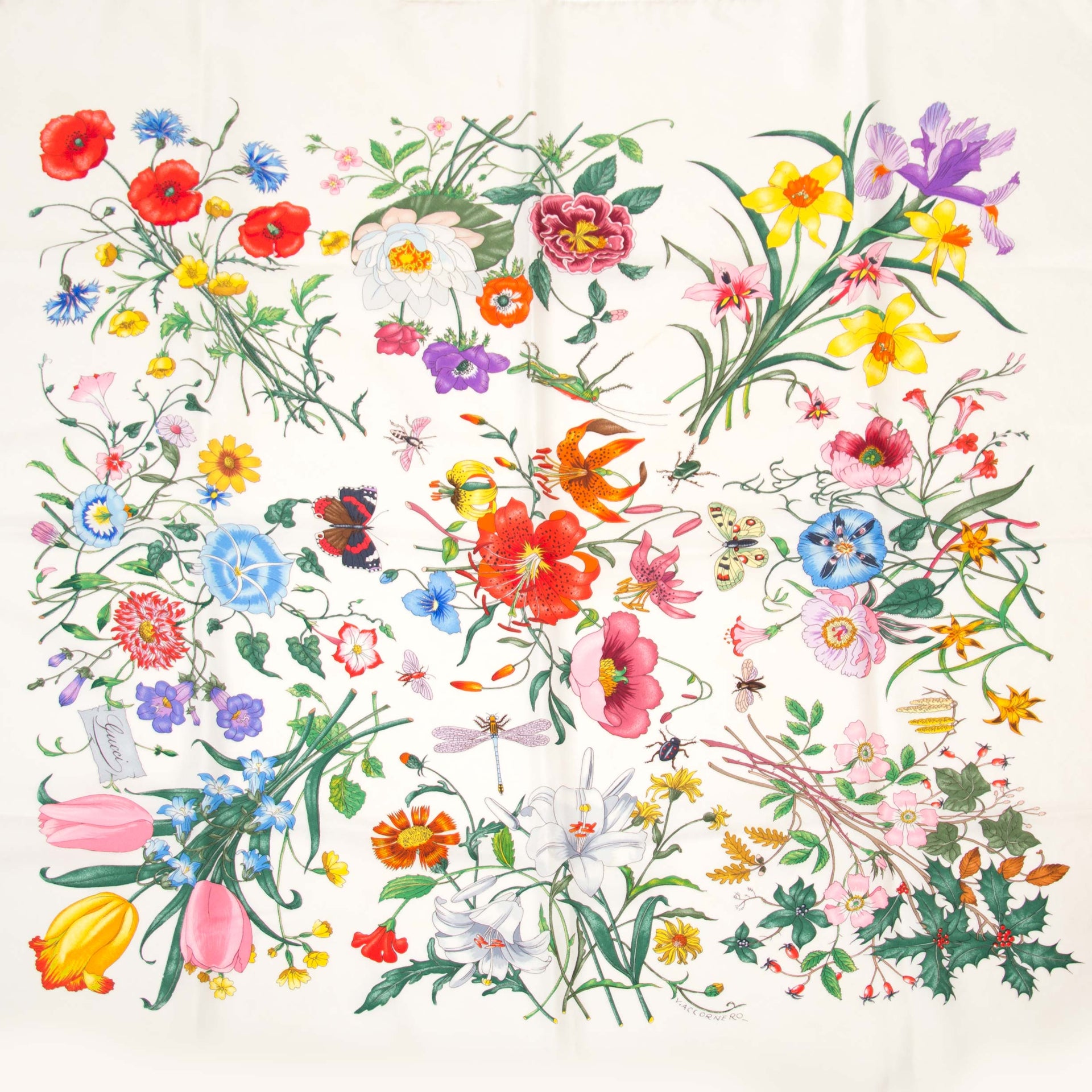 Koop nu veilig online jouw tweedehands Gucci White Flora Silk Scarf op labellov.com