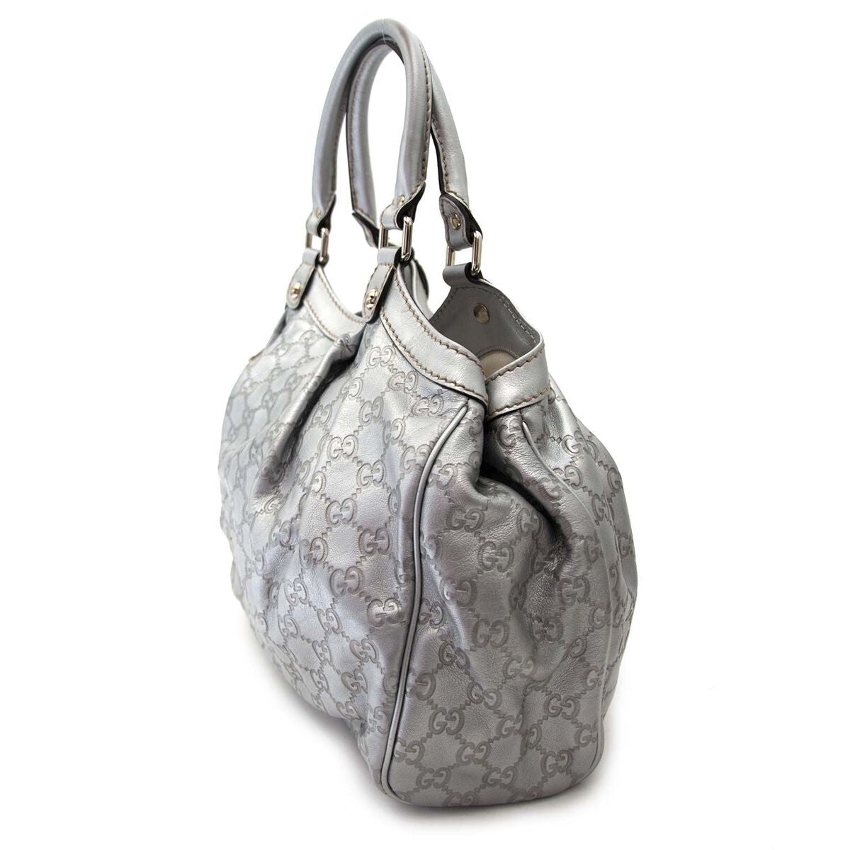 Kaufen Sie authentische gebrauchte Gucci Handtaschen in Silber zu einem fairen Preis bei LabelLOV. Sicheres Online-Shopping.