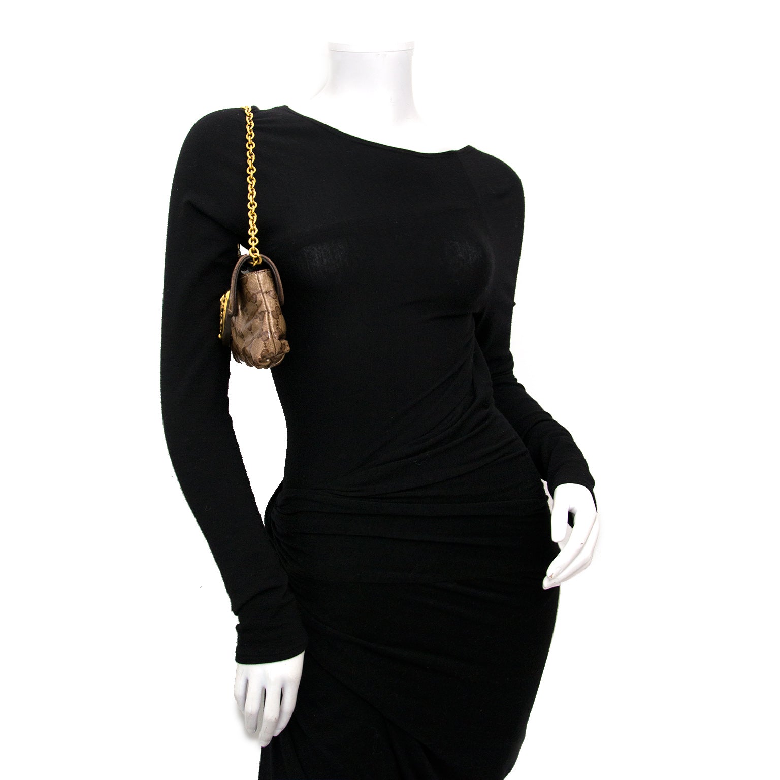 Buy and sell your preloved designer bags for the best rates online at Labellov luxury
