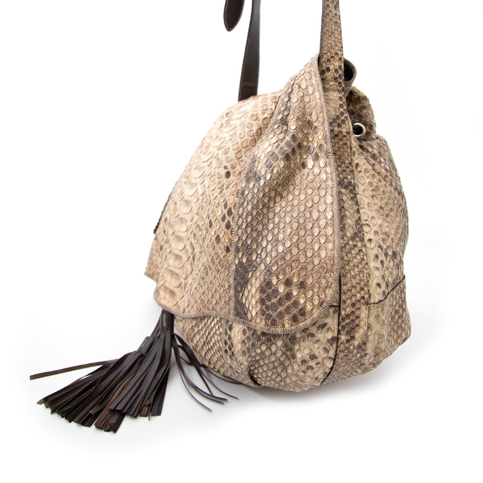 Buy now safe and secure the Gucci snakeskin handbag on Labellov.com