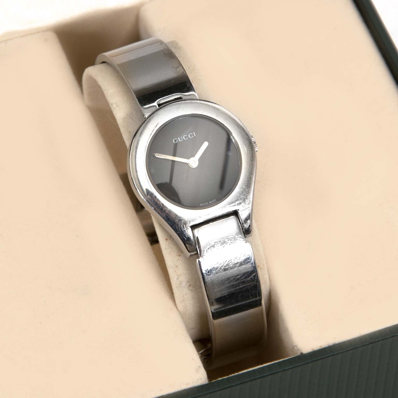 Gucci Silver 6700 L Series Watch en vendre chez labellov anvers au meilleur prix