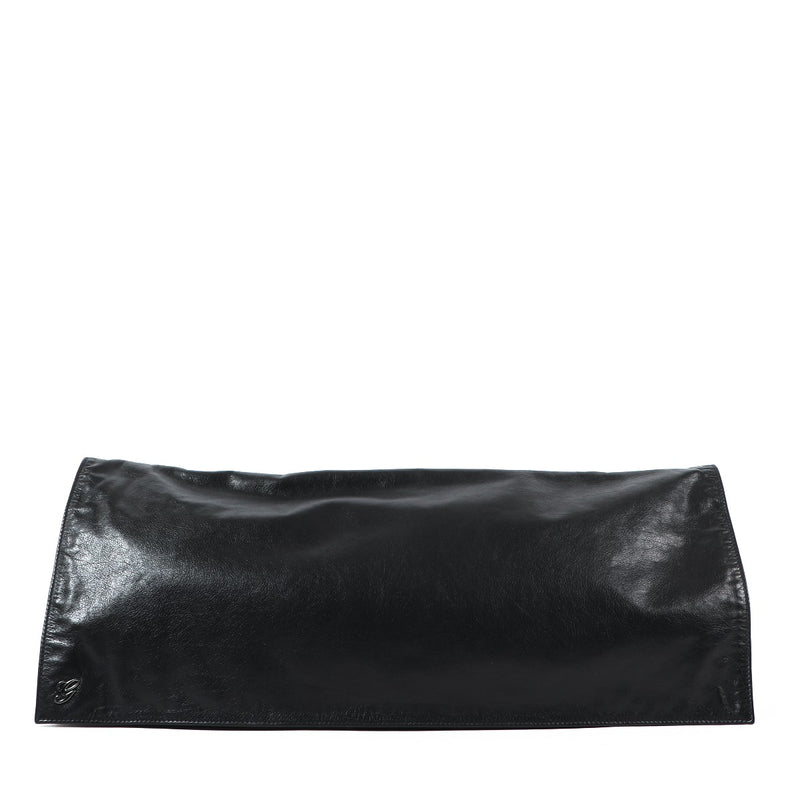 Buy an authentic second hand Gucci Black Leather Clutch in very good condition at Labellov Antwerp.