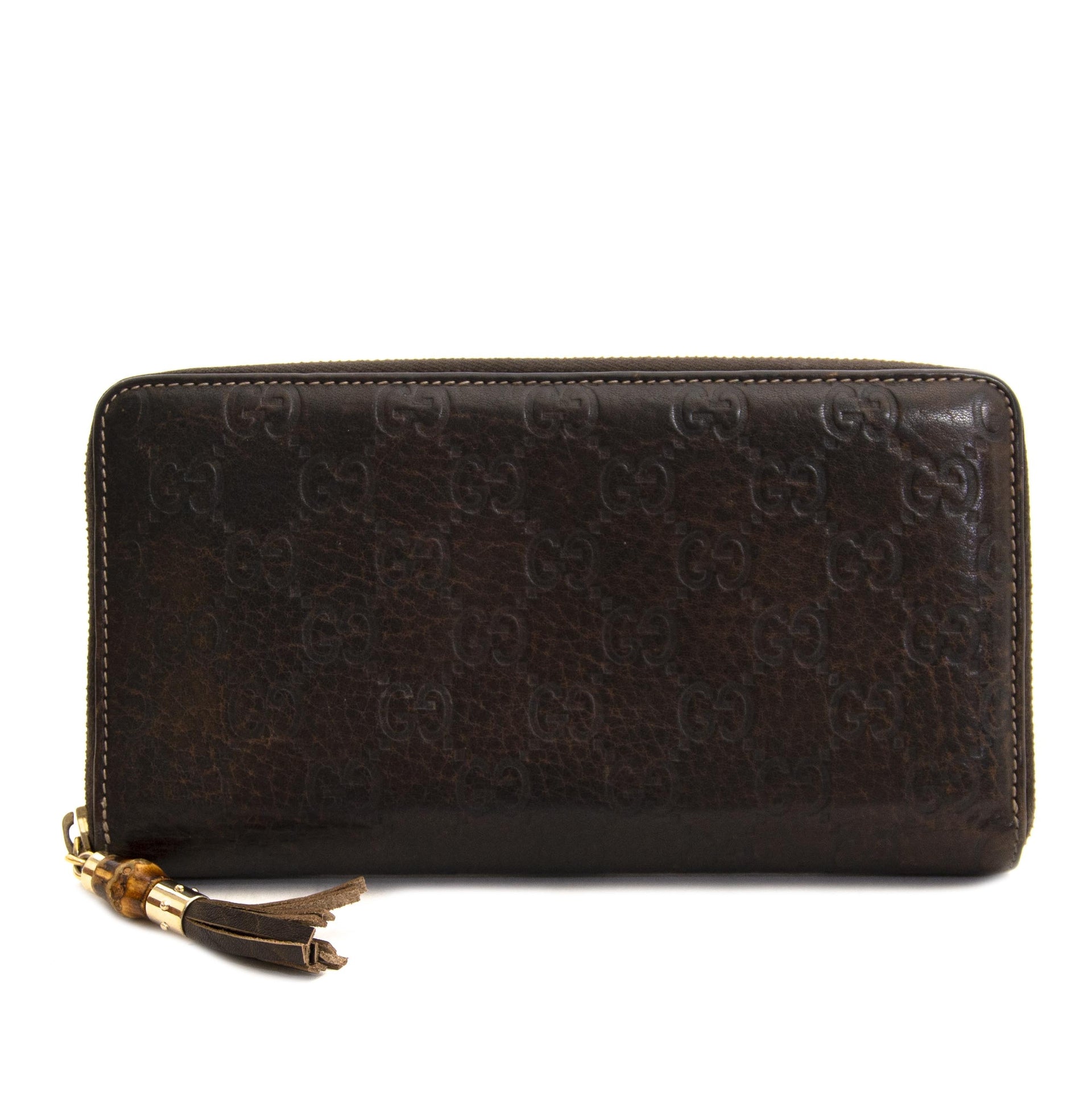 Gucci Signature Brown Leather Extra Large Zip Wallet now for sale at labellov vintage fashion webshop belgium