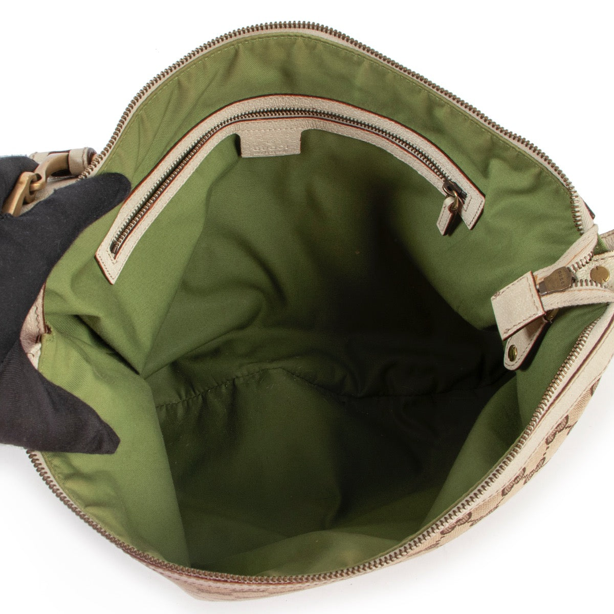 Gucci Monogram Shoulder bag in very good condition now for sale on Labellov vintage site with 2nd hand designer clothes