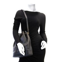 .Buy this authentic second hand vintage Gucci bag at online webshop LabelLOV.