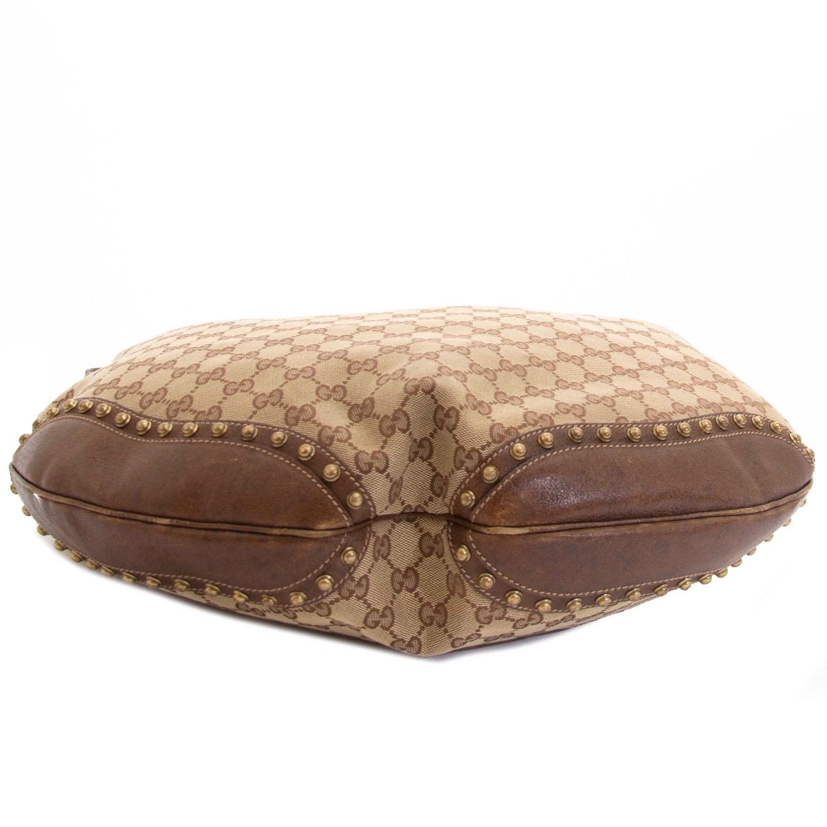 Buy an authentic second hand Gucci Monogram Pelham Shoulder bag in very good condition at Labellov
