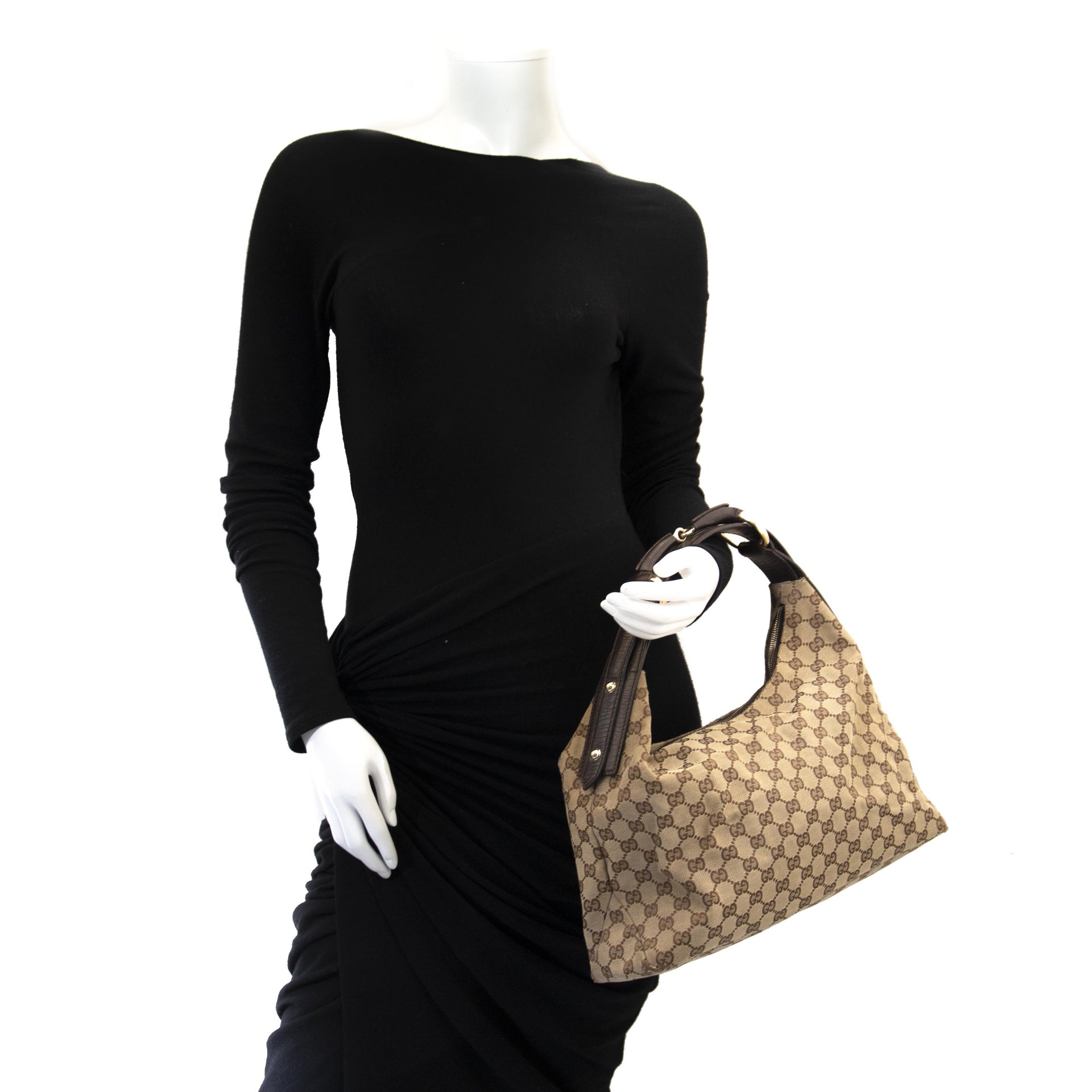 Buy authentic secondhand Gucci beige Hobo bag at the right price at labellov.
