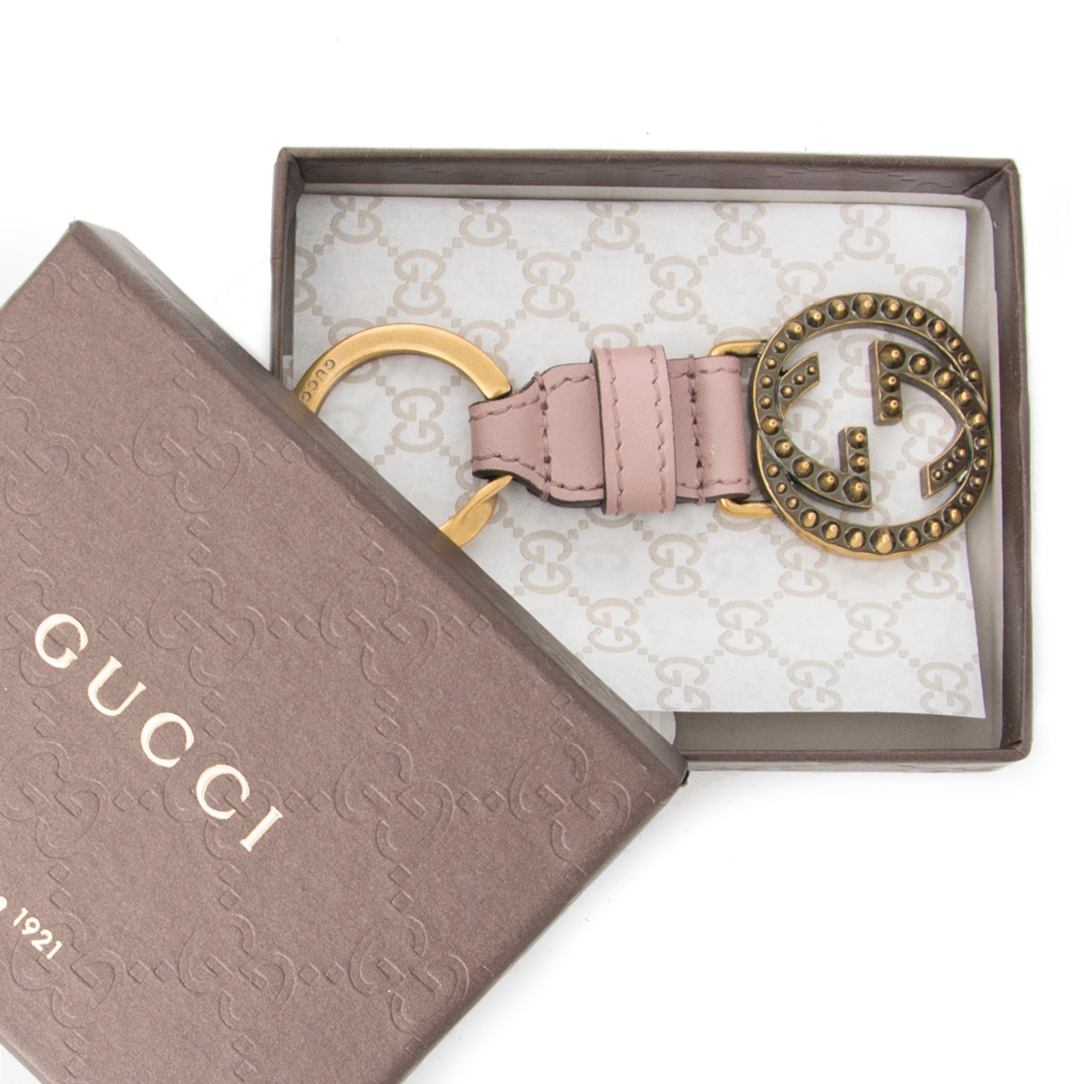 Buy authentic Gucci keychain at the right price at LabelLOV vintage webshop. Luxe, vintage, fashion. Safe and secure online shopping. Antwerp, Belgium.