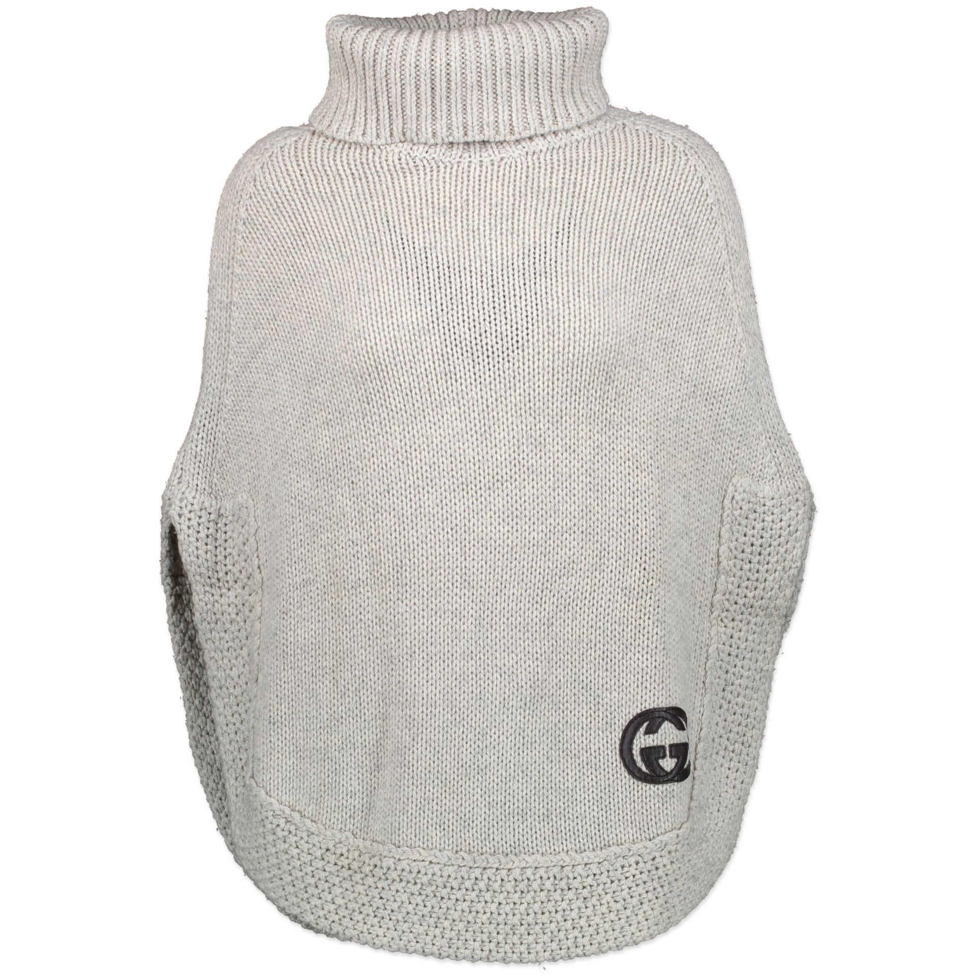 Buy authentic Gucci poncho for the right price at Labellov designer vintage.