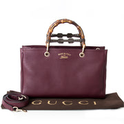 Authentieke Gucci Burgundy Bamboo Tote voor de juiste prijs bij LabelLOV vintage webshop. Veilig online winkelen. Luxe, vintage, mode. Antwerpen, België.