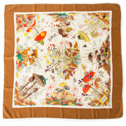 Buy authentic Gucci scarf at the right price at LabelLOV vintage webshop. Luxe, vintage, fashion. Safe and secure online shopping. Antwerp, Belgium.