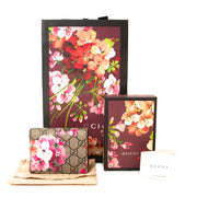Gucci Supreme Monogram GG Blooms Print Card Case