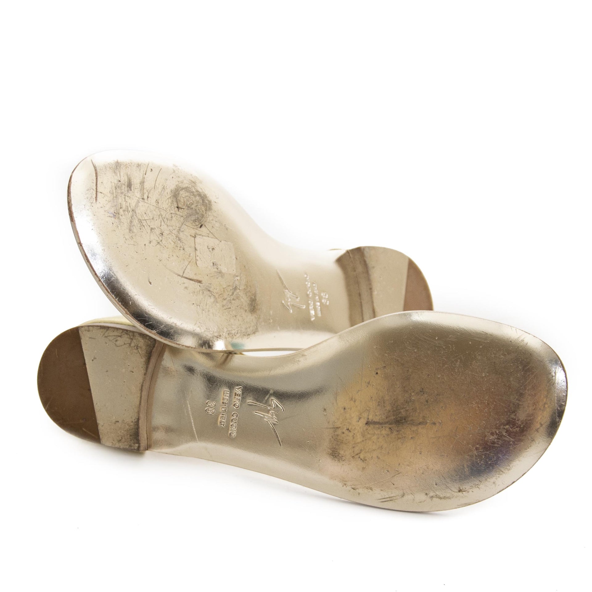 Giuseppe Zanotti Gold Sandals - 38 For the best price at LabelLov. Pour le meilleur prix à LabelLOV. Voor de beste prijs bij LabelLOV.