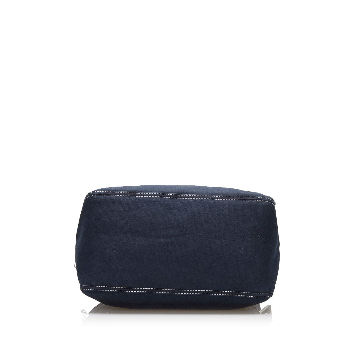Shop safe online at Labellov in Antwerp, Brussels and Knokke this 100% authentic second hand Fendi Blue Fabric Shoulder Bag