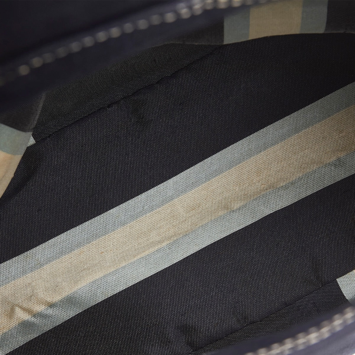 Shop safe online at Labellov in Antwerp, Brussels and Knokke this 100% authentic second hand Fendi Blue Fabric Shoulder Bag