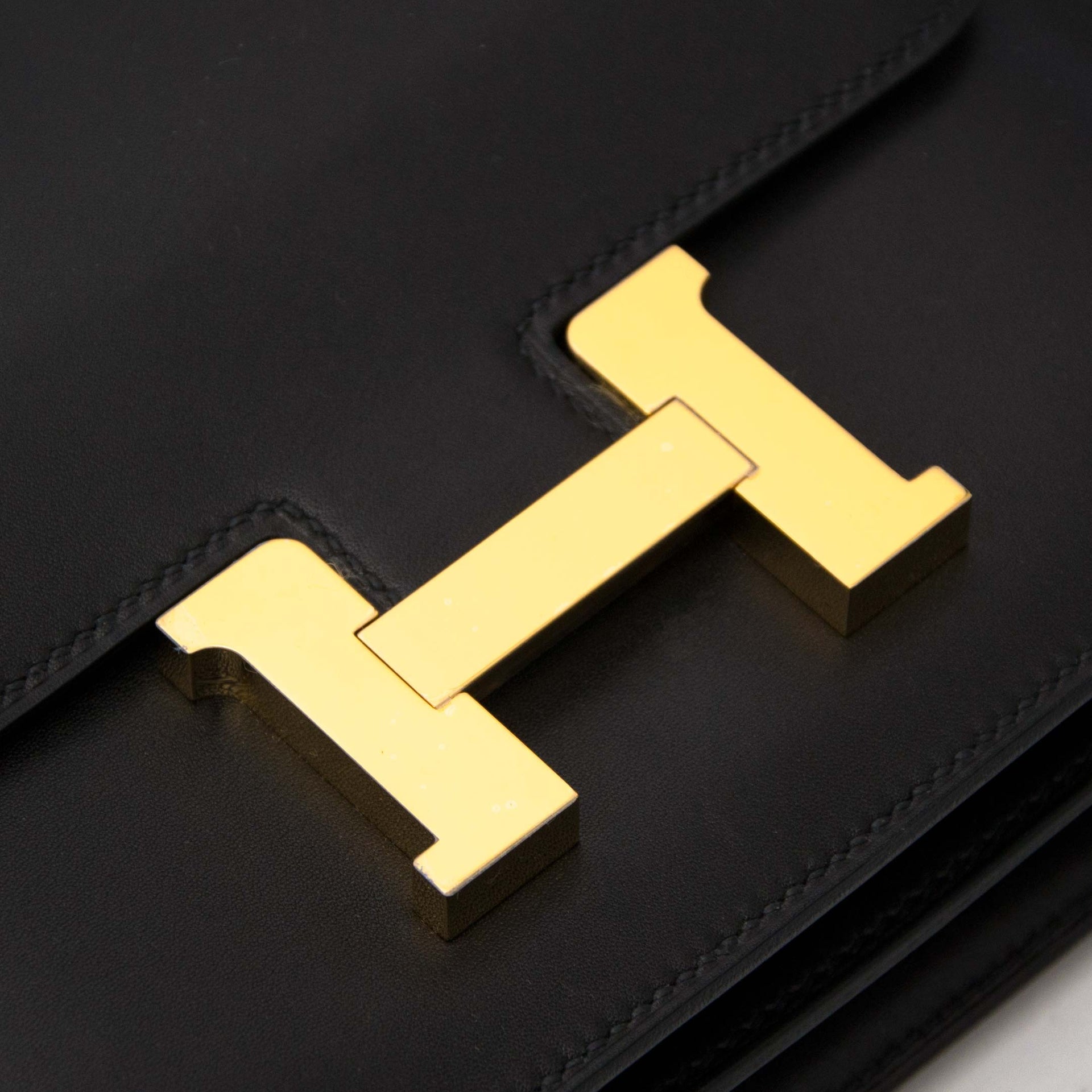 Buy your authentic Never Used Hermès Constance 18cm Black Mini Veau Evercalf GHW