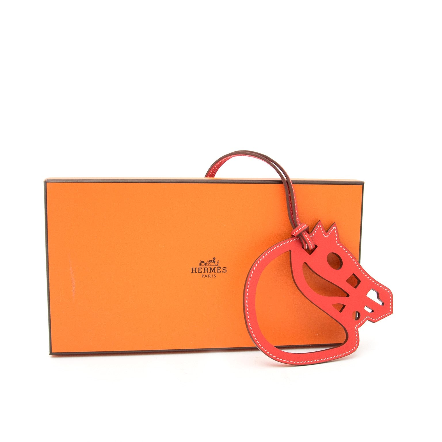 Vintage Hermès horse leather ornament for the best price at Labellov webshop. Safe and secure online shopping with 100% authenticity. Vintage Hermes cheval ornament en cuir pour le meilleur prix.