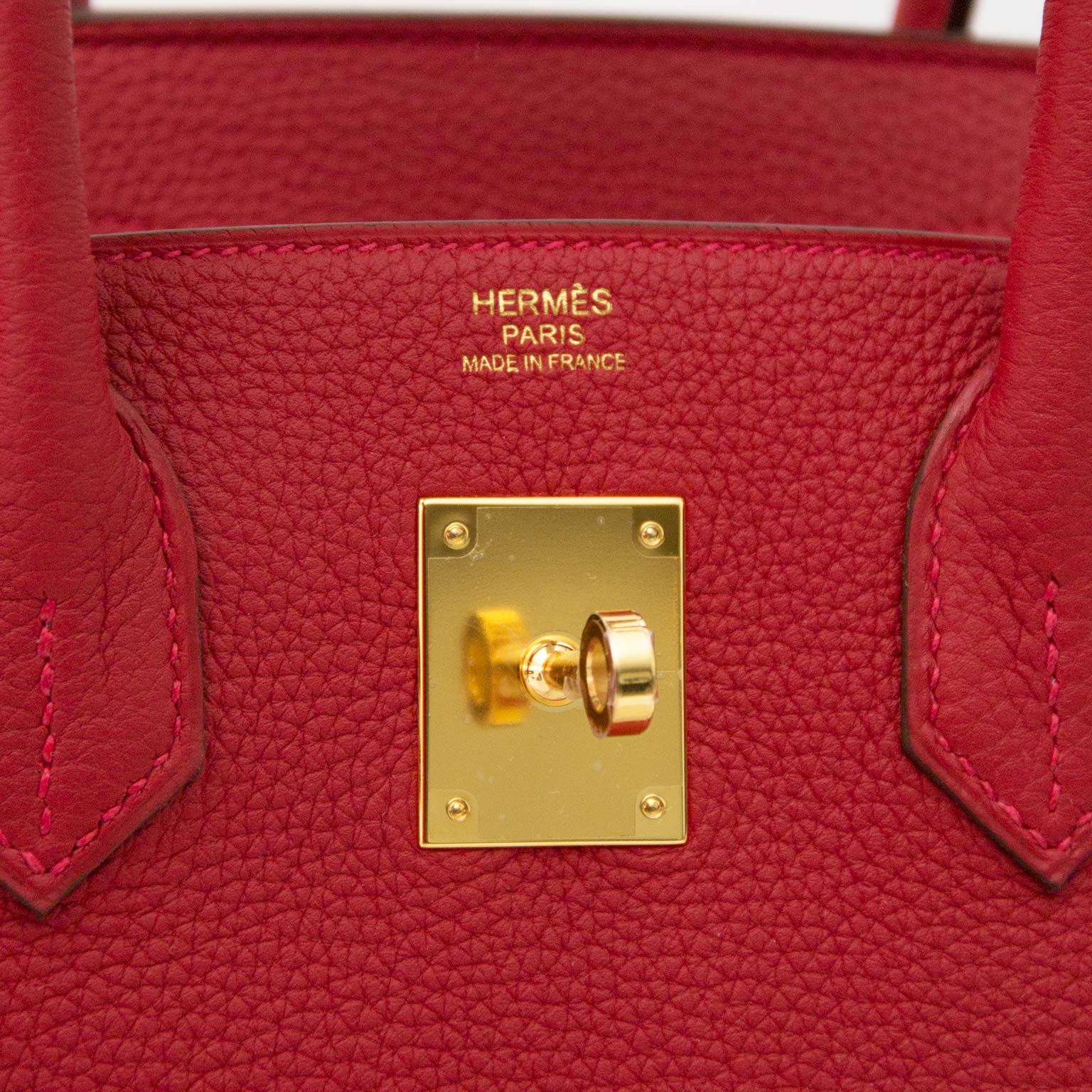 koop bij labellov.com, de webwinkel voor al uw designer handtassen. Hermès Birkin 30 Togo rouge vif nu online