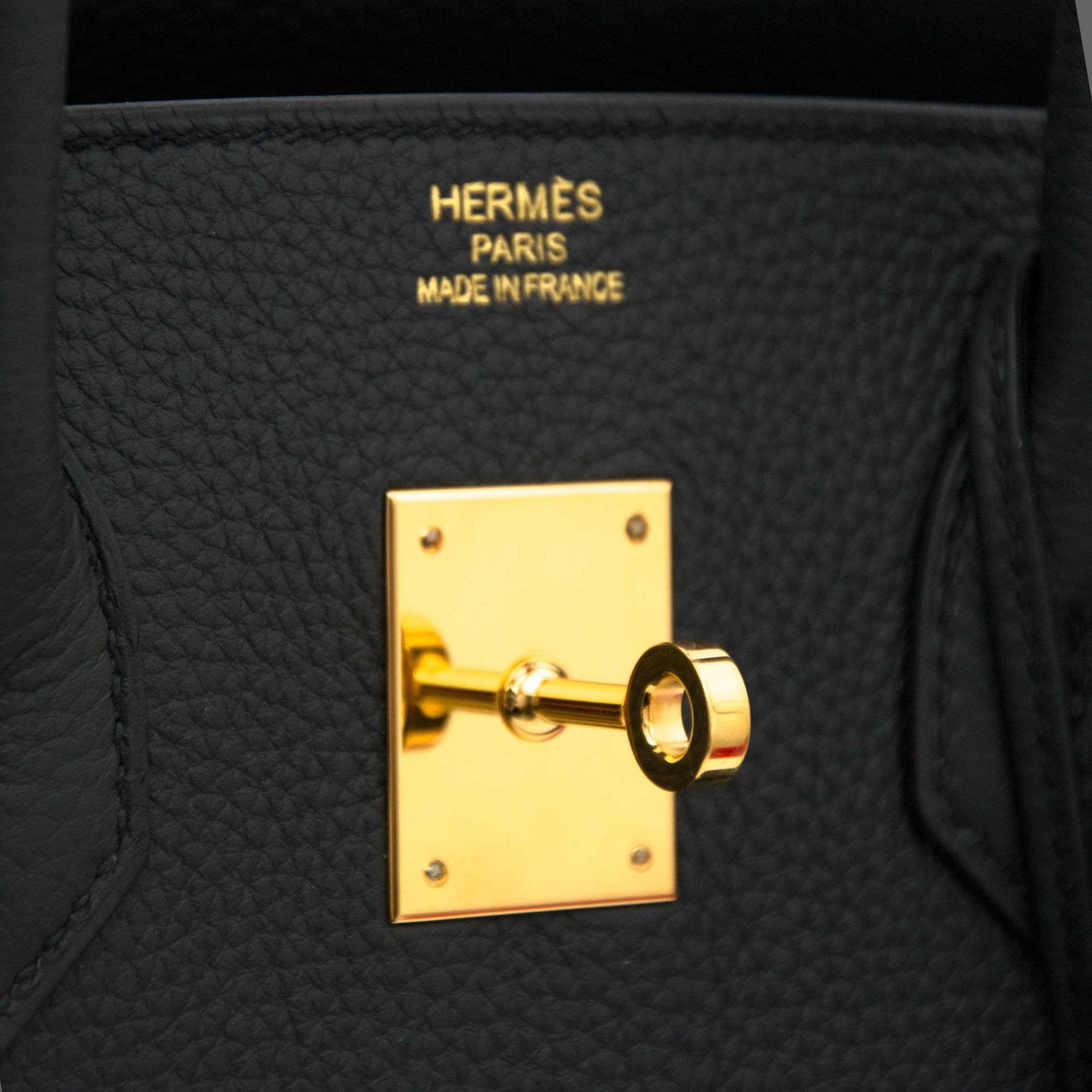 Labellov.com, de luxe tweedehands webshop voor al uw designer handtassen en accessoires