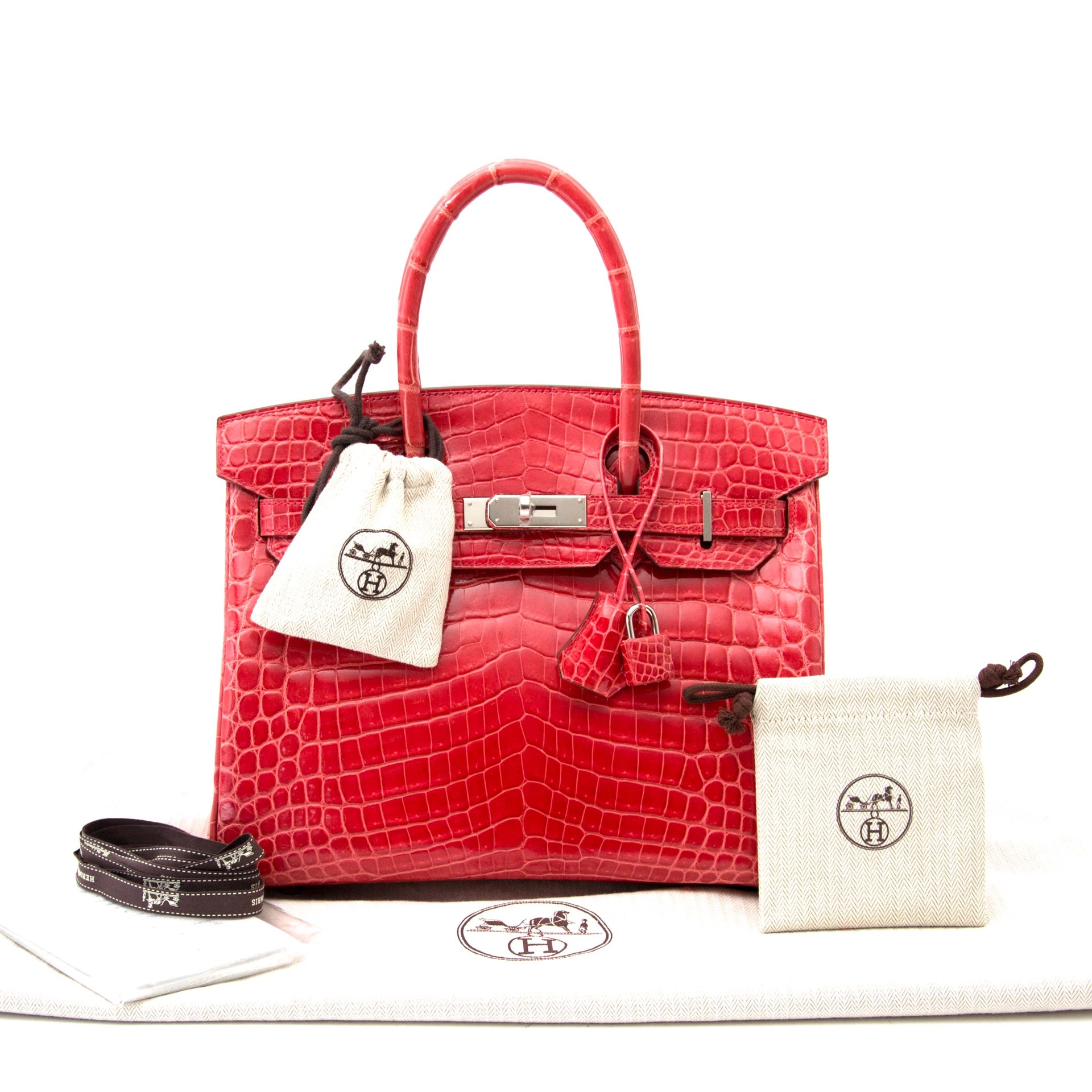 buy safe and secure online at labellov.com, the luxury secondhand webshop in antwerp, belgium. Hermès Birkin 30 crocodile Niloticus lisse geranium.