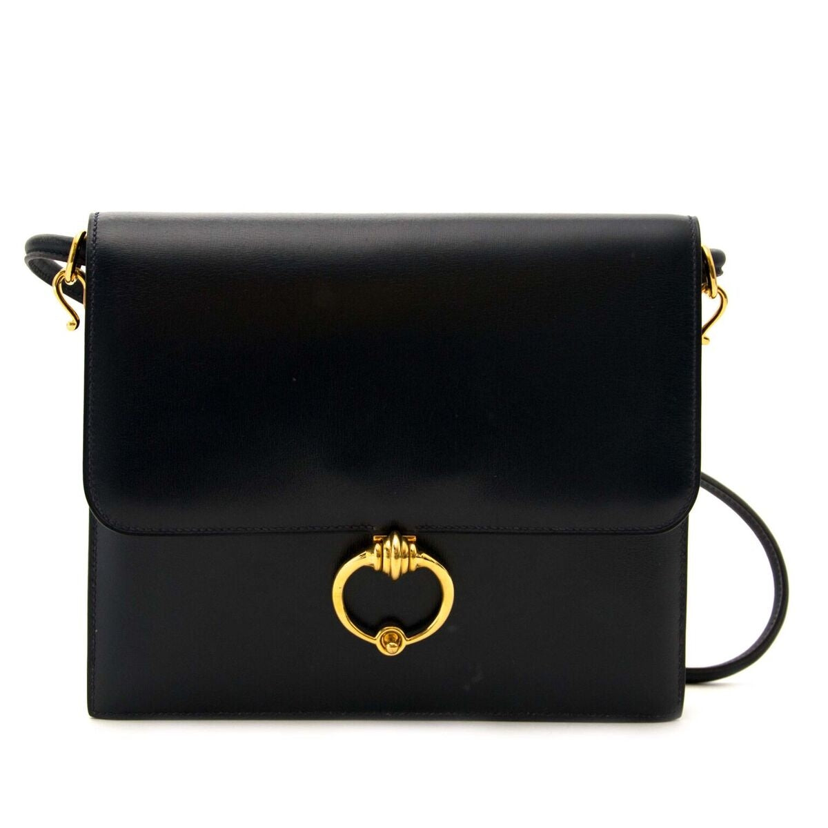 Buy an authentic secondhand Hermes bags at the right price at LabelLOV vintage webshop. Safe and secure online shopping.