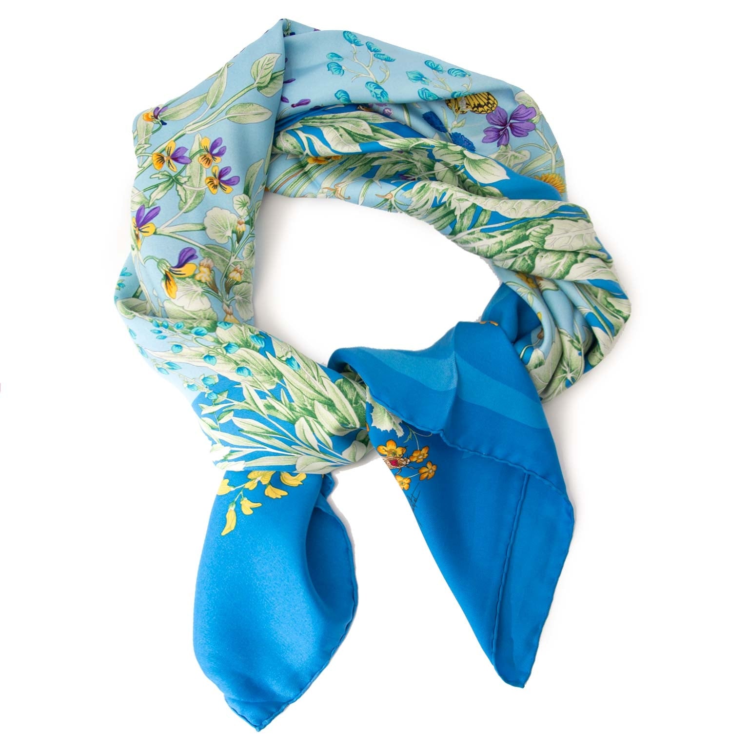 Buy authentic secondhand designer scarves at LabelLOV, online vintage shop. Secure shopping.