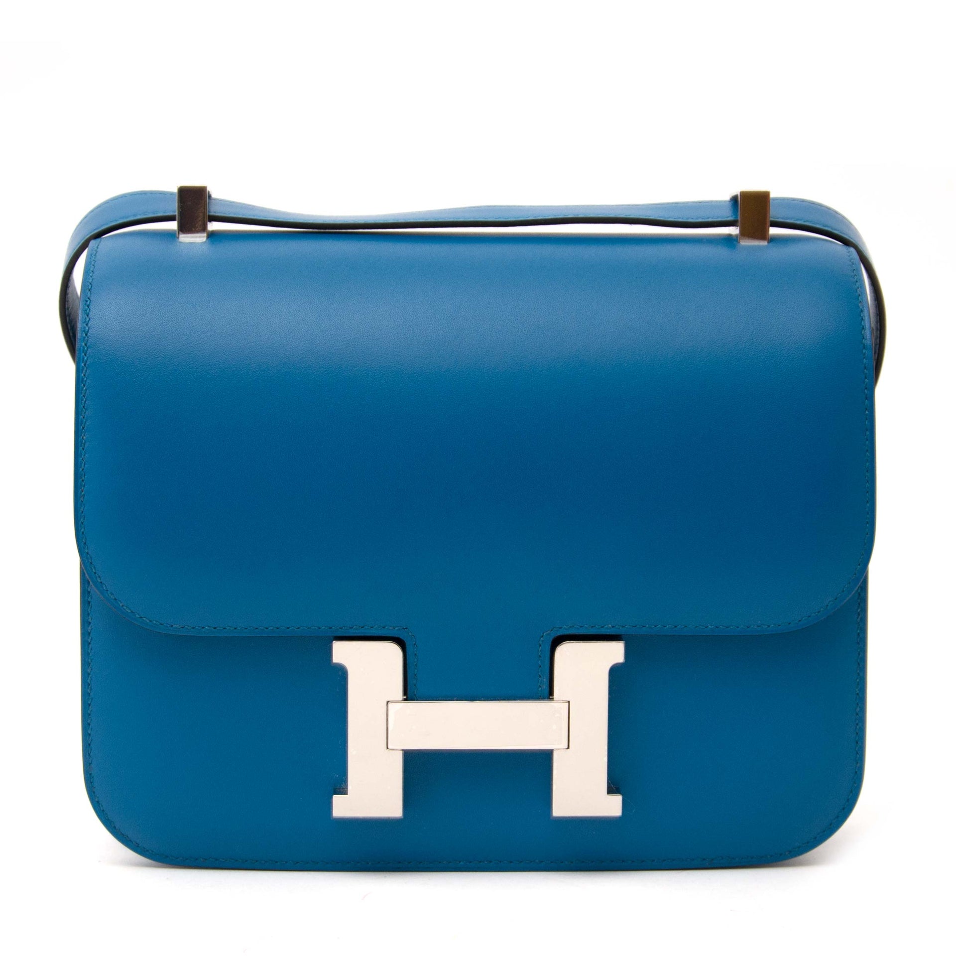 acheter en linge seconde main Never Used Hermes Constance III 24 Bleu Izmir Veau Tadelakt PHW