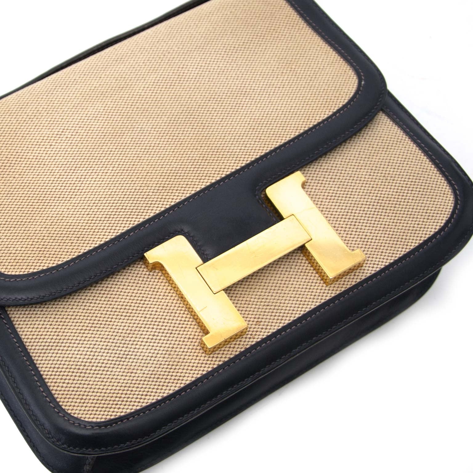 Hermes Constance H Toile Navy Boxcalf Shoulder Bag Buy authentic designer Hermes secondhand bags at Labellov at the best price. Safe and secure shopping. Koop tweedehands authentieke Hermes tassen bij designer webwinkel labellov.