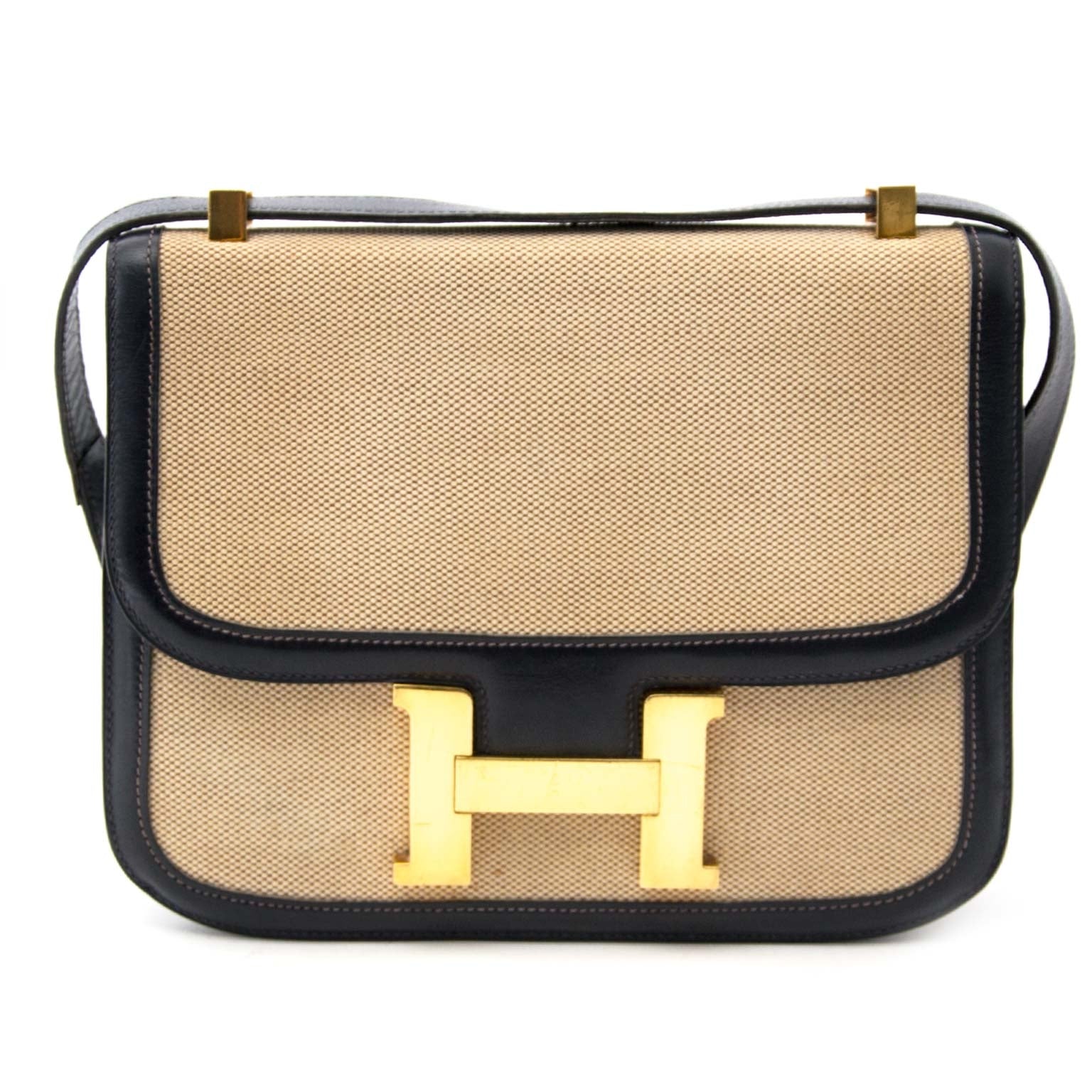 Hermes Constance H Toile Navy Boxcalf Shoulder Bag Buy authentic designer Hermes secondhand bags at Labellov at the best price. Safe and secure shopping. Koop tweedehands authentieke Hermes tassen bij designer webwinkel labellov.