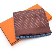 Op zoek naar het perfecte kerstcadeau? Wij kopen en verkopen uw Hermès Silk Printed Scarf aan de beste prijs