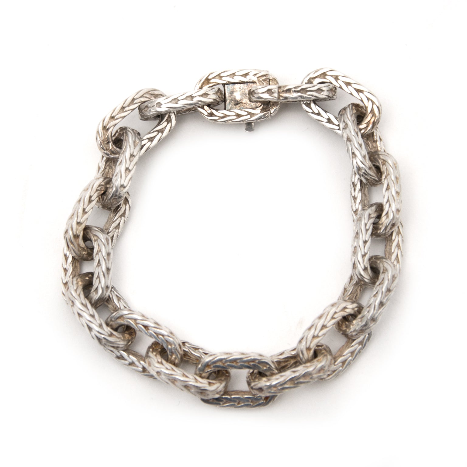 Buy and sell your preloved designer bracelets for the best rates online at Labellov luxury
