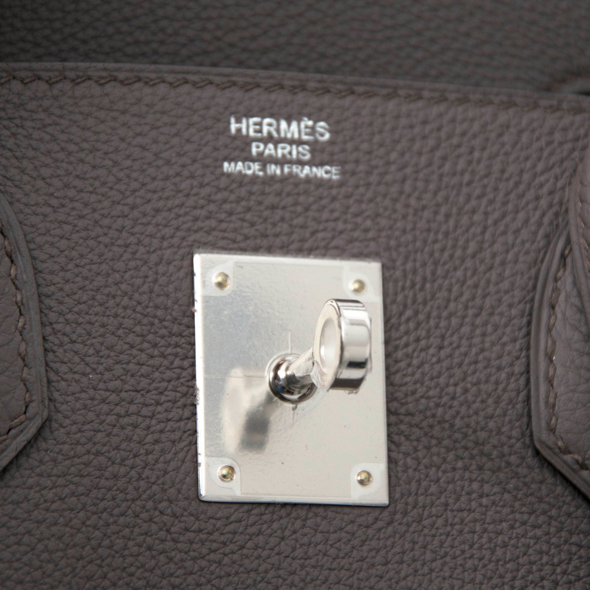 Bent u op zoek naar een authentieke Hermes Birkin 30 Etain Togo PHW?