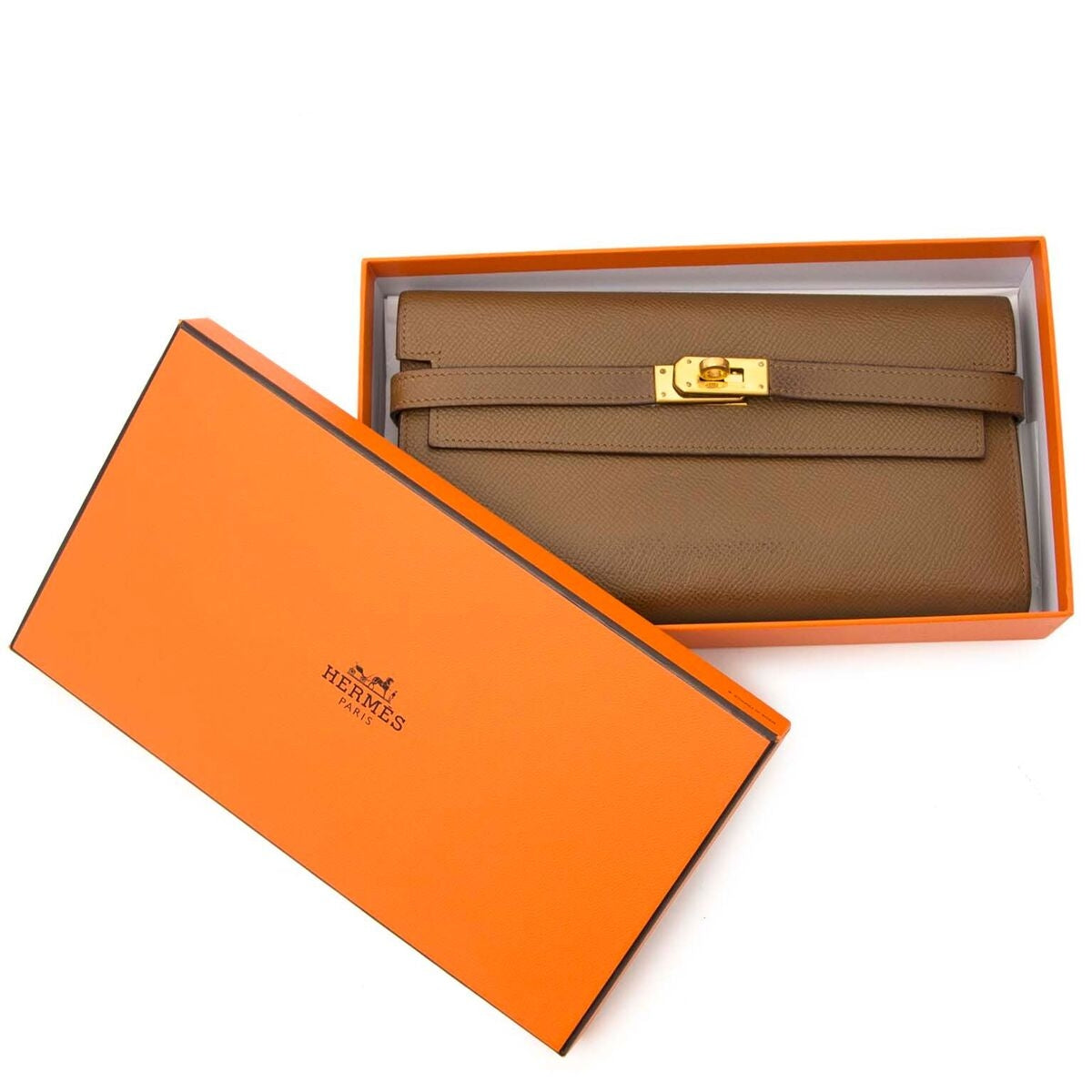 Want to buy authentic secondhand Hermes wallets in epsom? Buy and sell at LabelLOV, vintage webshop in Europe, Belgium, Antwerp