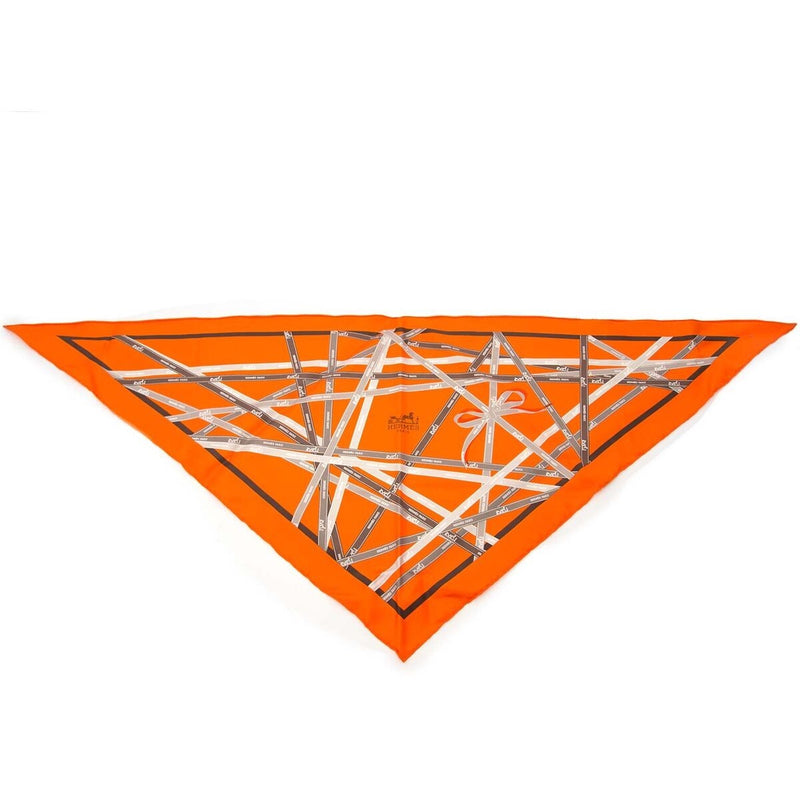 Buy an authentic secondhand Hermes scarfs at the right price at LabelLOV vintage webshop. Safe and secure online shopping.