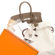 Koop gloednieuwe en 100% authentieke handtassen bij labellov Antwerpen online.