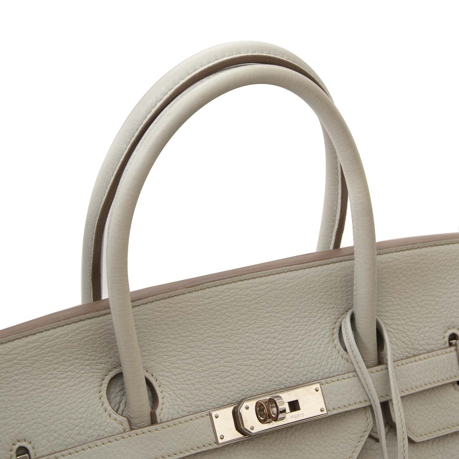 Hermès Birkin 40cm Gris Perle Clemence Taurillon PHW nu te koop bij labellov.com zonder wachtlijst, neem hem vandaag nog mee naar huis!