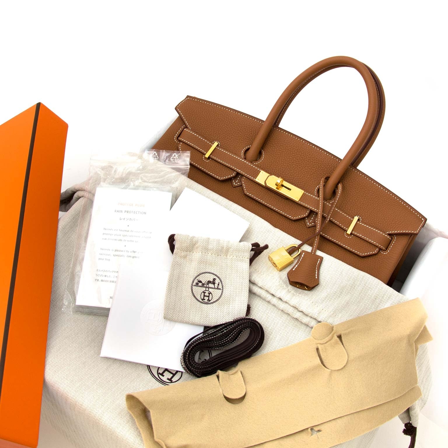 100% authentic Hermès Birkin 35 Togo Gold GHW now at labellov.com without a waitinglist