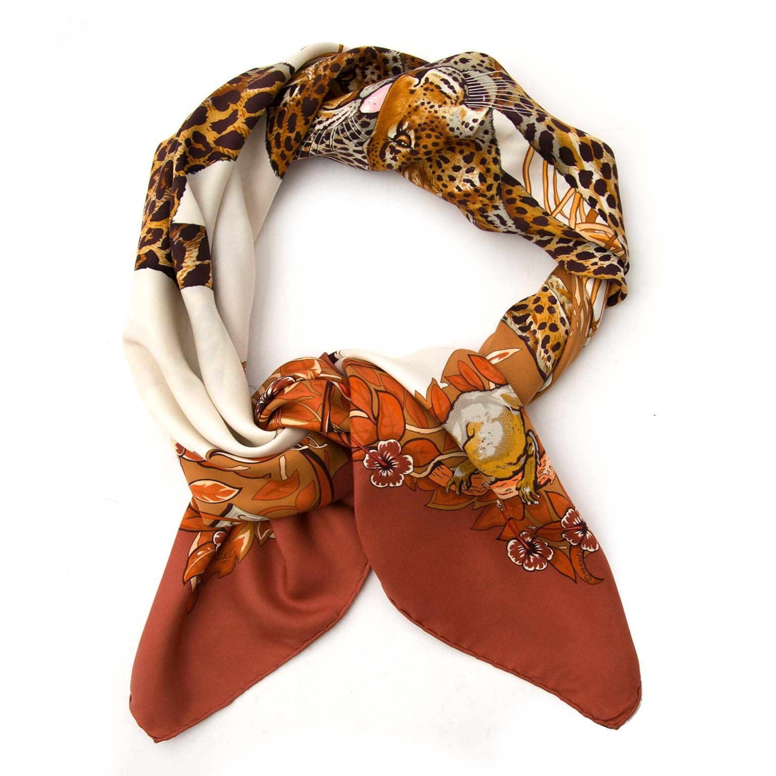 Buy Hermès Jungle Love scarf now online at Labellov vintage webshop