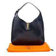 Vintage Hermès chamonix trim hobo bag for the best price at Labellov webshop. Safe and secure online shopping with 100% authenticity. Vintage Hermès chamonix trim hobo bag pour le meilleur prix.