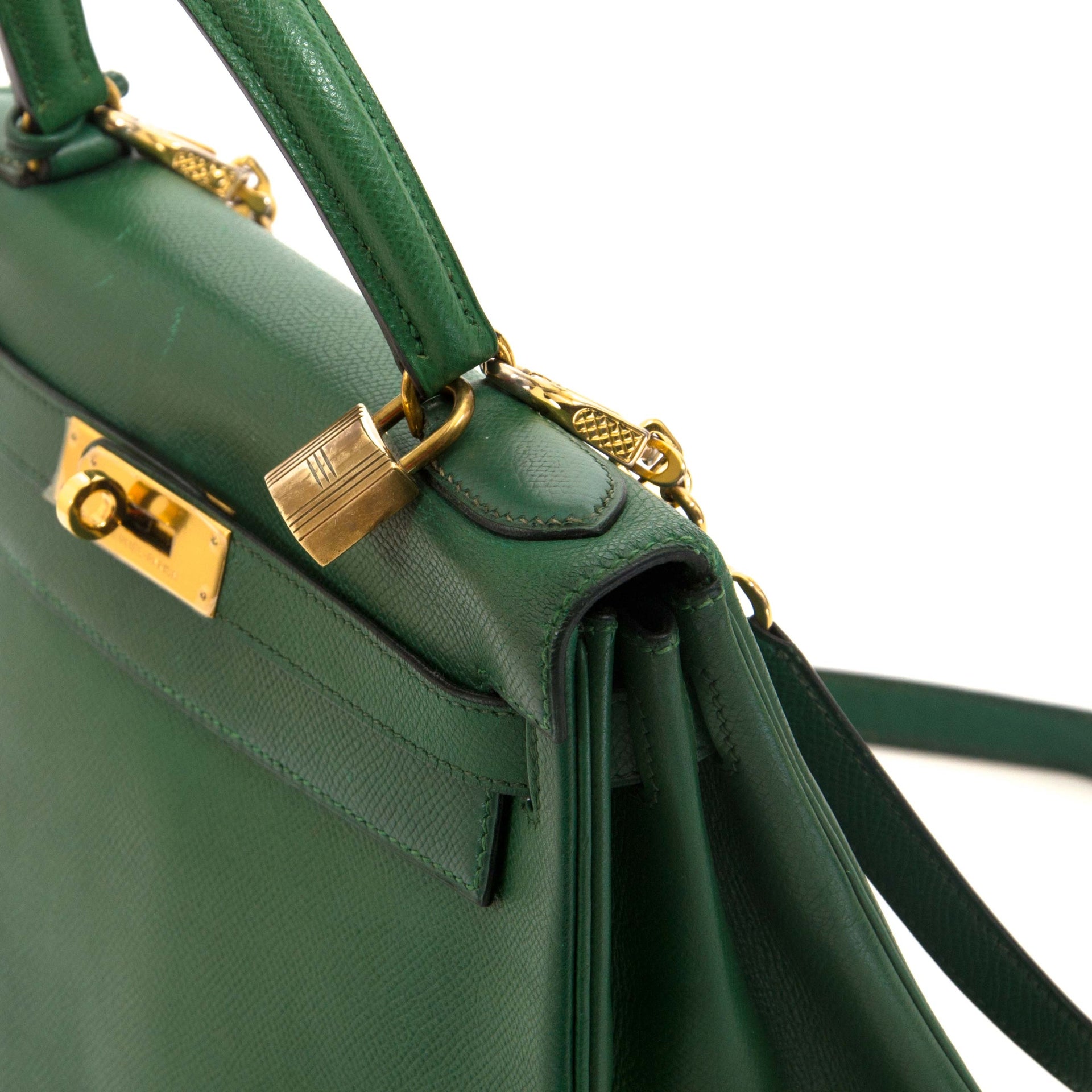 Buy and sell your authentic Hermès Kelly 28 Vert Bengal Courchevel GHW