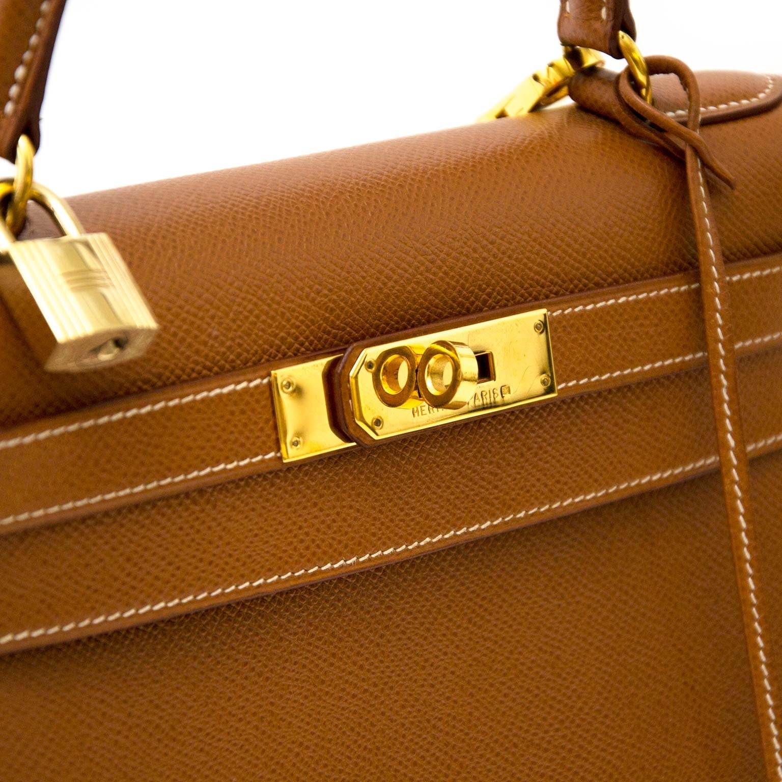skip the waitinglist and get your Hermès Kelly 28cm gold cuir courchevel GHW right now at labellov.com