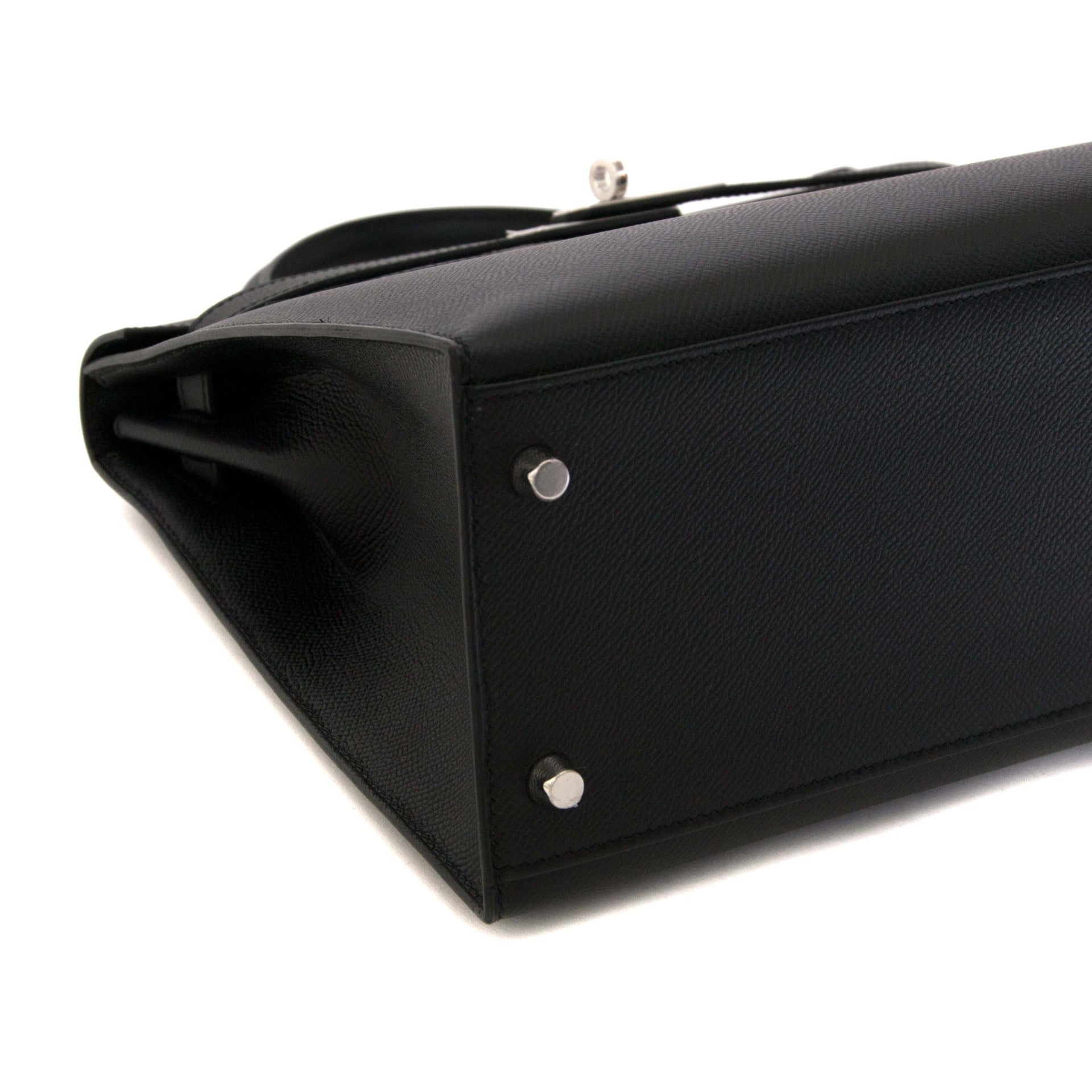 Koop 100% authentieke designer handtassen bij Labellov tweedehands luxe in Antwerpen