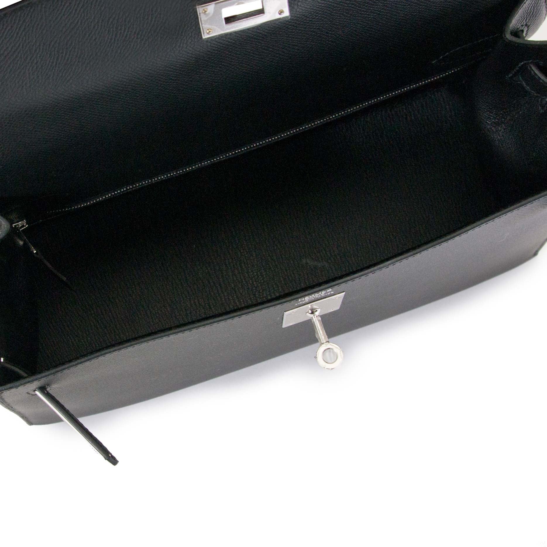 Blue and sell your authentic Hermès Kelly 32 Sellier Black Epsom PHW